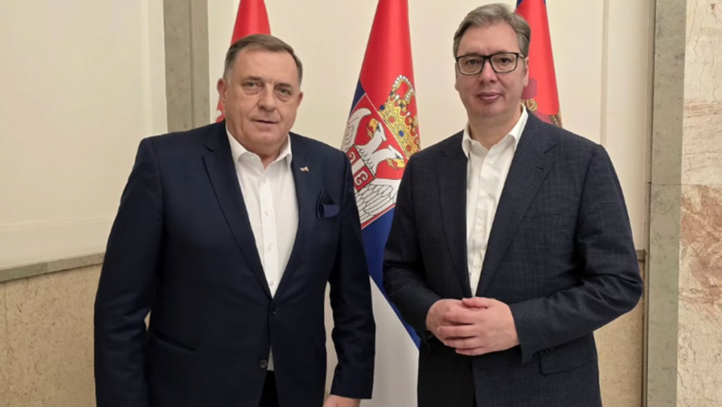 Dodik čestitao Vučiću na priznanju koje mu je ukazala Kina