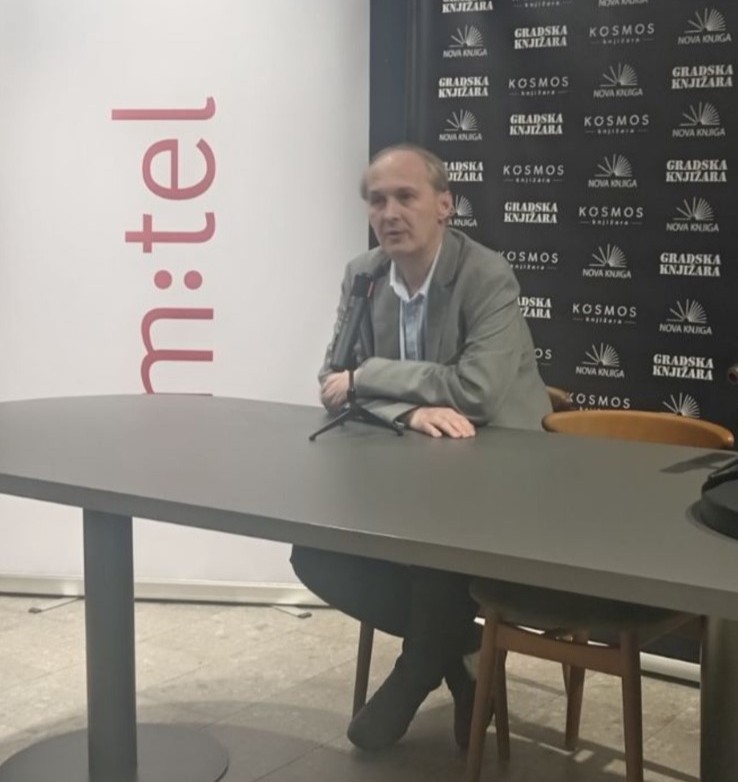 Održan program povodom 90 godina od rođenja Danila Kiša u Kosmos knjižari