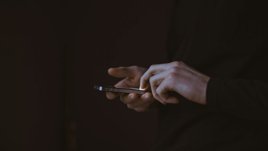Prvi pametni telefon dobio s 30 godina: Muškarac otkrio kako mu je tehnologija „upropastila život“