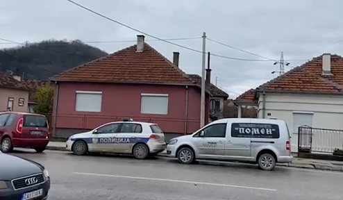 Novi detalji horora u Čačku: Majci i ocu prerezao vrat, sebe izbo do smrti
