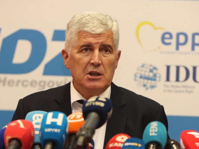 DRAGAN ČOVIĆ
