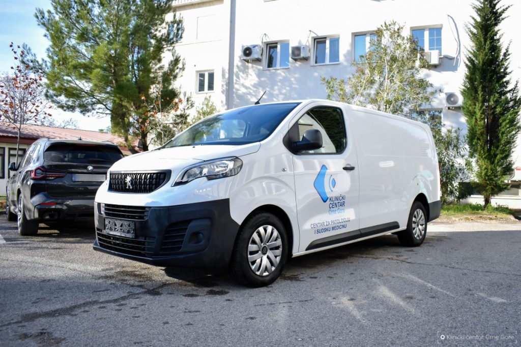 Centar za sudsku medicinu dobio motorno vozilo