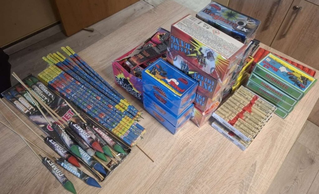 Velika zaplijena pirotehnike u Podgorici i Danilovgradu: Oduzeto 15 hiljada petardi i vatrometa, podnijeta jedna krivična prijava