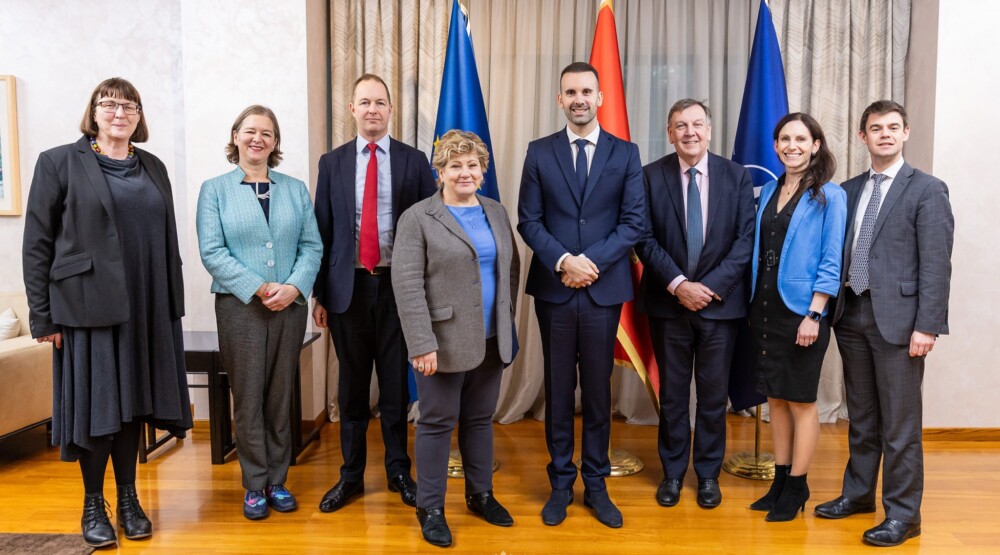 Milojko-Spajic-sa-britanskim-parlamentarcima