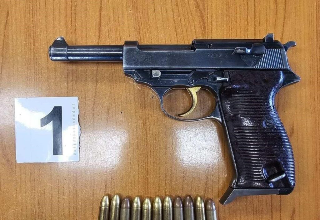 Pretresi na 12 lokacija na sjeveru: Oduzete puške, pištolji, municija i narkotici