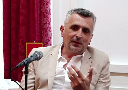 Kastel objavio novu zbirku pozije „Jedrenje sa boginjom slobode“