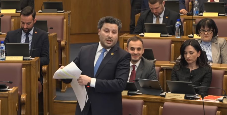 Abazović: Mandić se možda pravi blesav, Šćepanović izabran da bi izvršio zadatak u Botunu
