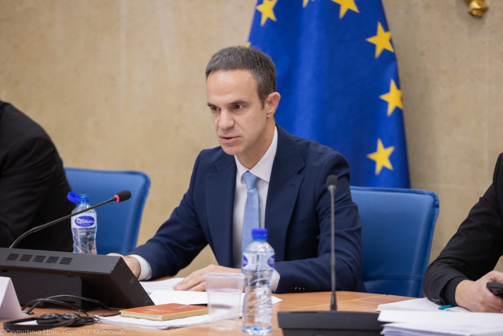 Mugoša predložio saslušanje nadležnih a na temu Obuhvat djece vakcinisane vakcinom protiv malih boginja, zauški i rubele
