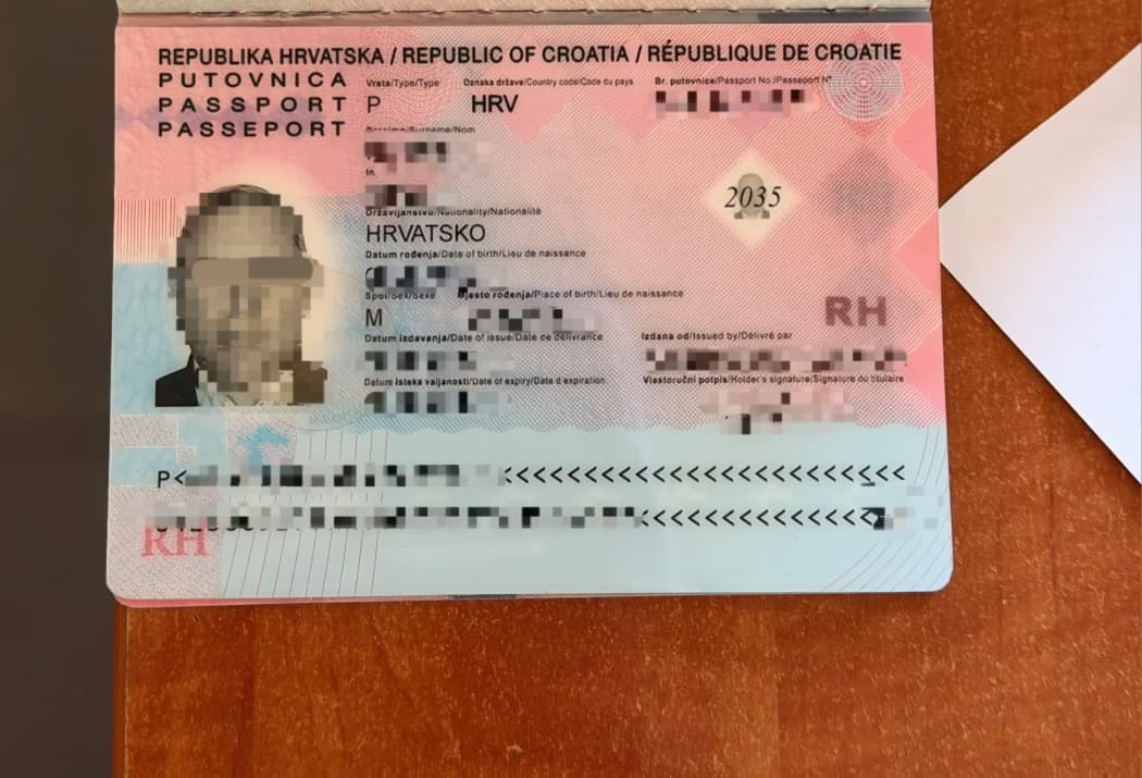 falsifikovani pasoš