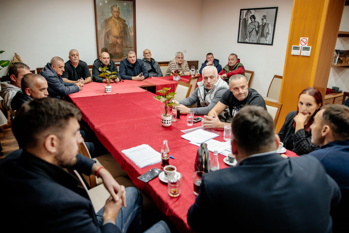 golovic i konatar s radnicima