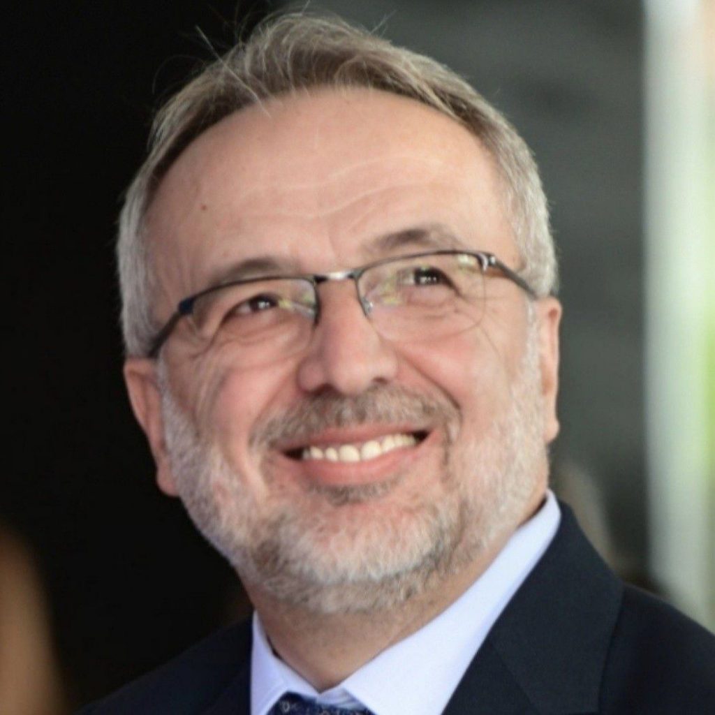 Makron je zvao Vučića i rekao mu: ,,Izvini, prijatelju, stisnuo me Milatović-mora biti ovako!“