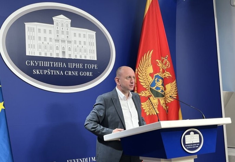 Knežević: Novović da provjeri ugovor o izgradnji postrojenja koji je potpisao Ivan Vuković!