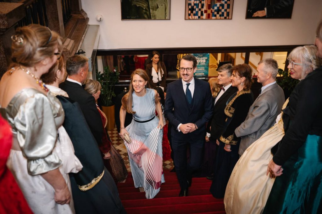 Uz prisustvo princa Filipa i princeze Danice, obnovljena tradicija kraljevskih balova u Banji Koviljači