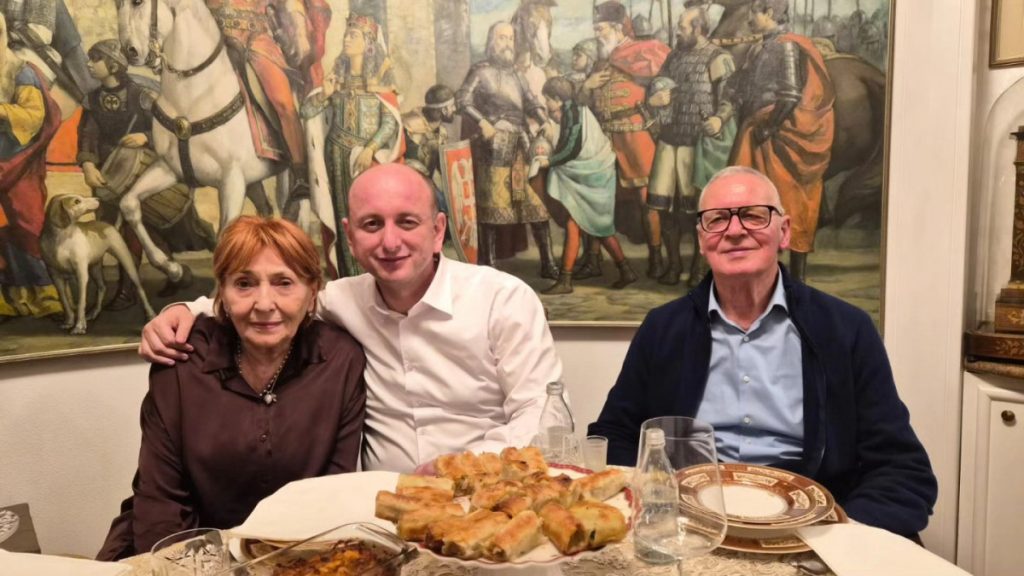 Knežević: Željko Ivanović iz menze Radoja Dakića ukrao lonac pasulja sa rebrima, da sam ga poveo kod Vučića na slavu ostala bi im samo svijeća!