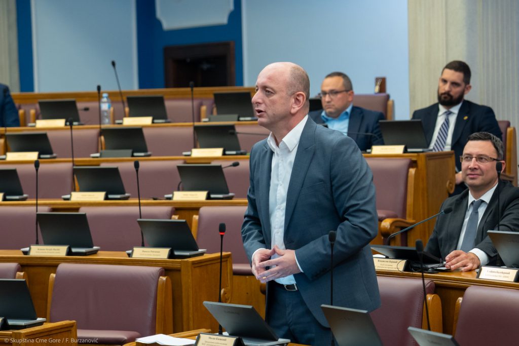 Knežević pozdravio glasače Bloka za zajedničku državu: Ništa nije izgubljeno i ništa nije zaboravljeno; Privatnoj državi opada podrška iz dana u dan – istaknite trobojke 21. maja!