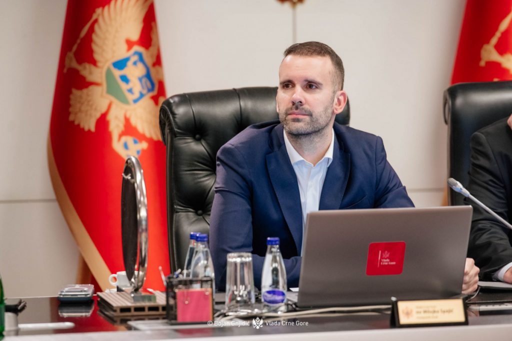 DA LI KASNO SPAJKI U BAOŠIĆ STIŽE