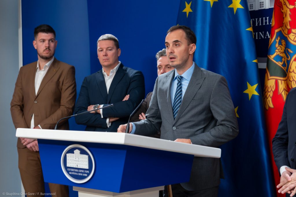 Konatar: Vlada je prevarila i razočarala penzionere mizernim povećanjem penzija za 0,38%