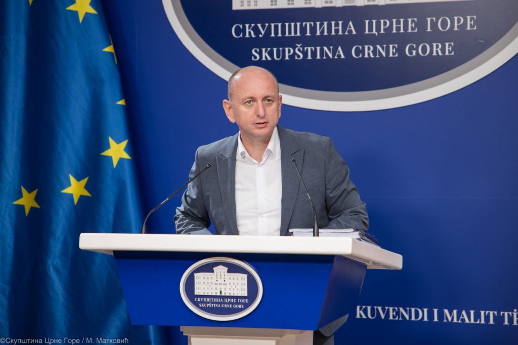 Knežević čestitao Osmi mart: Praznik da dočekate uvažene u duhovnoj harmoniji i lijepom ambijentu