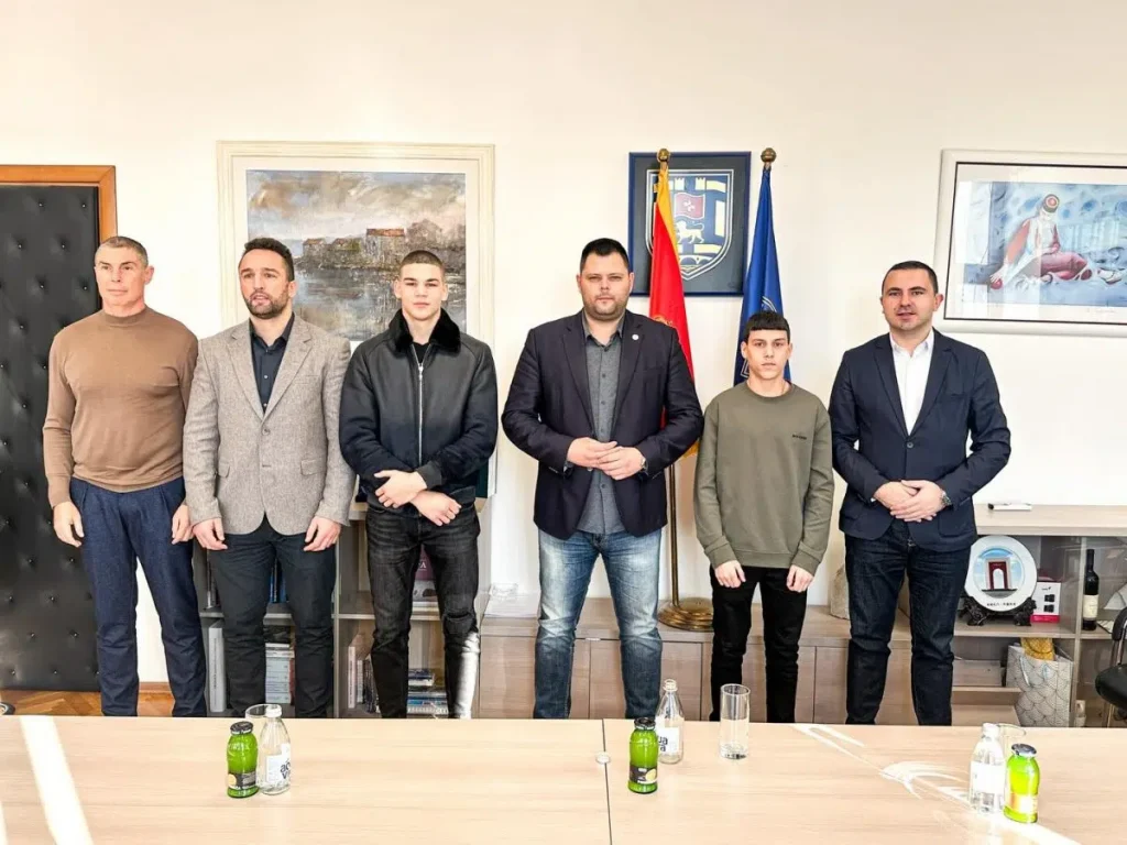 Kovačević ugostio šampione boksa – Roganovića i Raičevića
