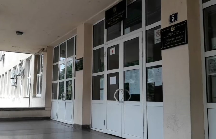 Raspisan tender za rekonstrukciju sanitarnih prostorija OŠ “Savo Pejanović”