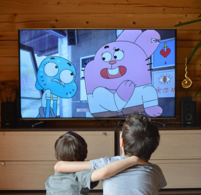 Da li pogrešno gledate TV: Postoji tačna formula udaljenosti ekrana od očiju i morate je znati!