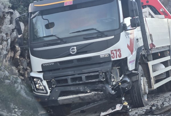 Sudar kamiona i automobila na putu Nikšić – Podgorica: Poginula jedna osoba, druga teško povrijeđena