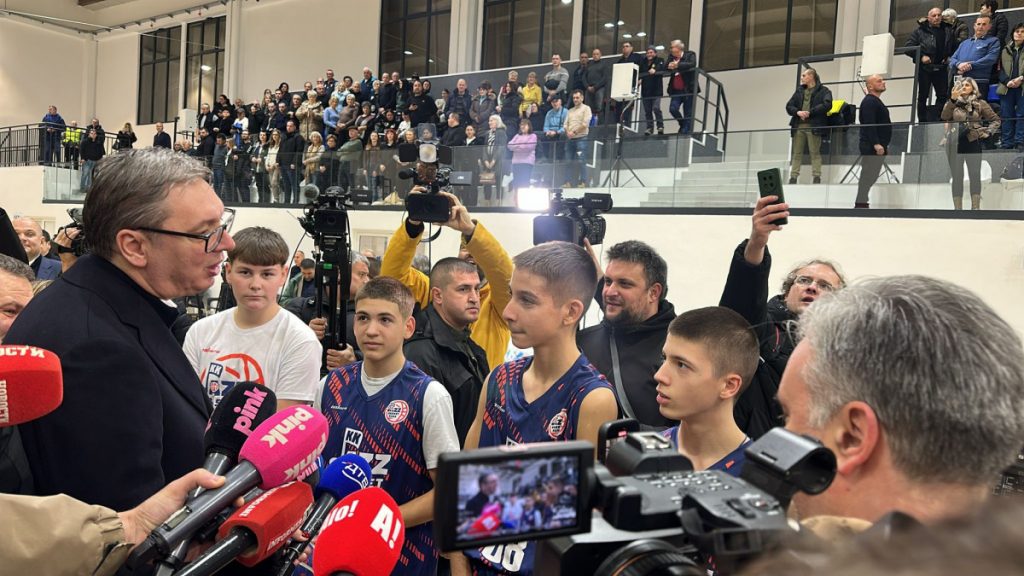 Vučić: Svečano otvaranje sportske hale kod Rume