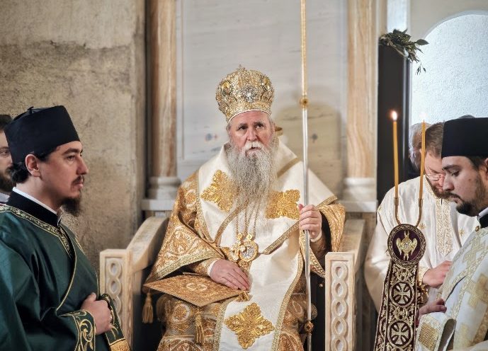 (FOTO) Mitropolit Joanikije: Sveti Sava nas je predvodio i u vrijeme litija kada smo se borili za našu vjeru i svetinje; Borili smo se za budućnost ove djece i mladog pokoljenja