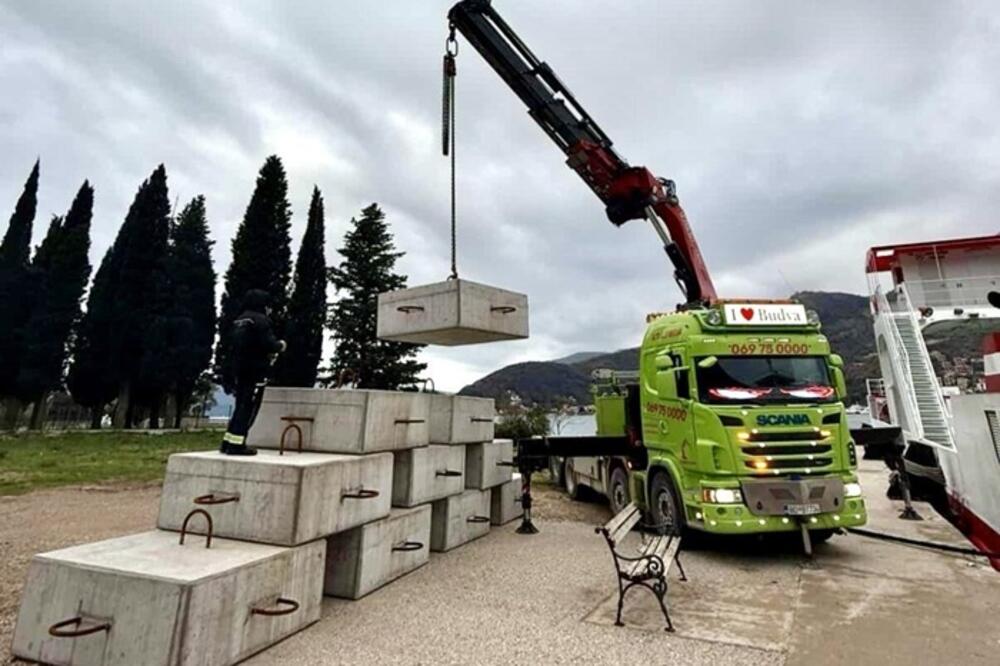 Morsko dobro postavlja nove podmorske instalacije u Budvi