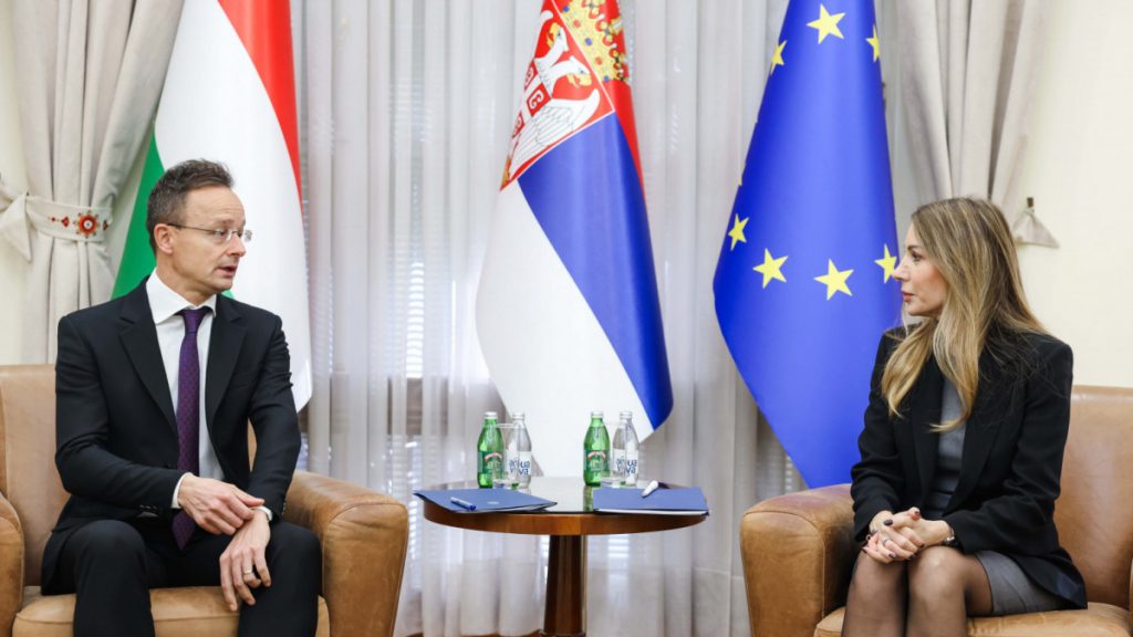 Đedović na sastanku sa Sijartom o NIS-u i sveukupnoj saradnji Srbije i Mađarske