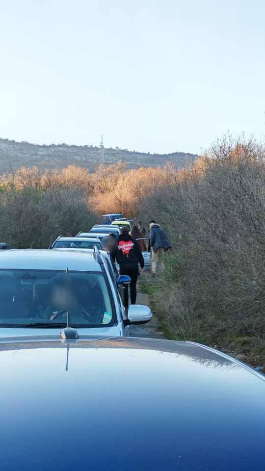 Saobraćajni kolaps kroz Farmake zbog protesta Zećana