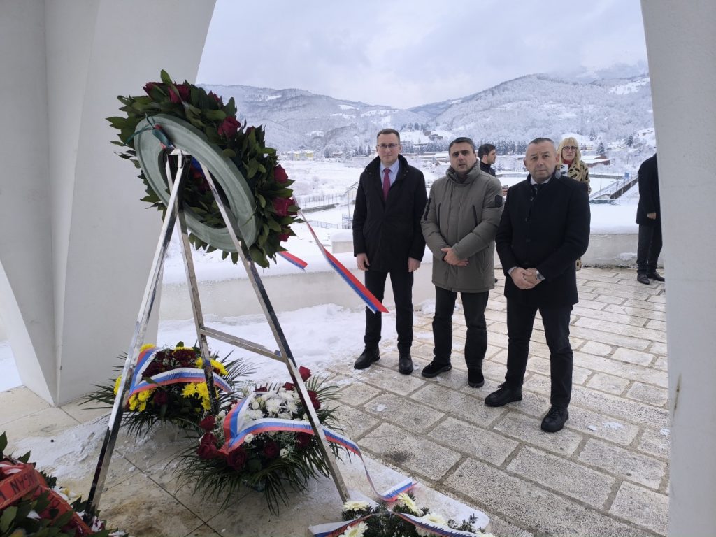 Predstavnici PNP-a položili vijenac na spomenik junacima Mojkovačke bitke