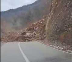 (VIDEO) Odron na putu Foča – Pljevlja: Sručio se dio brda