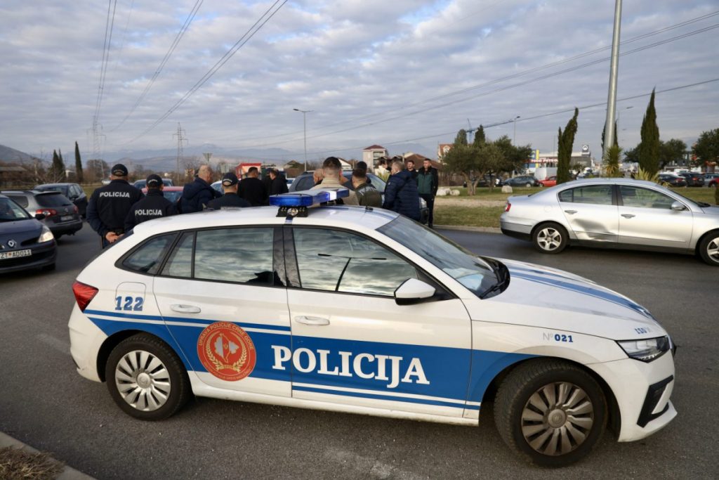 Policiji smetaju blokade Zećana a sve druge ime nijesu smetale