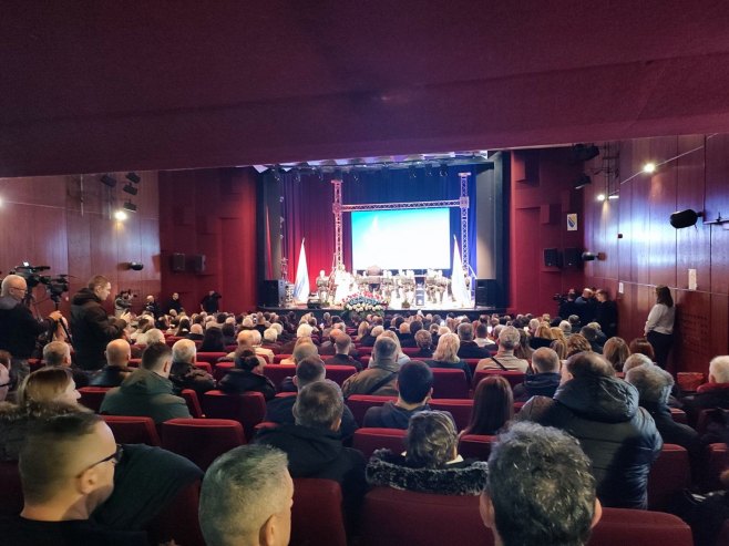Srpska najsnažnija garancija opstanka srpskog naroda: Svečana akademija u Brčkom povodom Dana RS