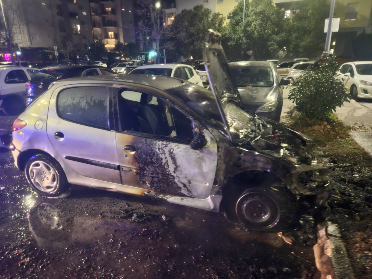izgoreo auto blok 6
