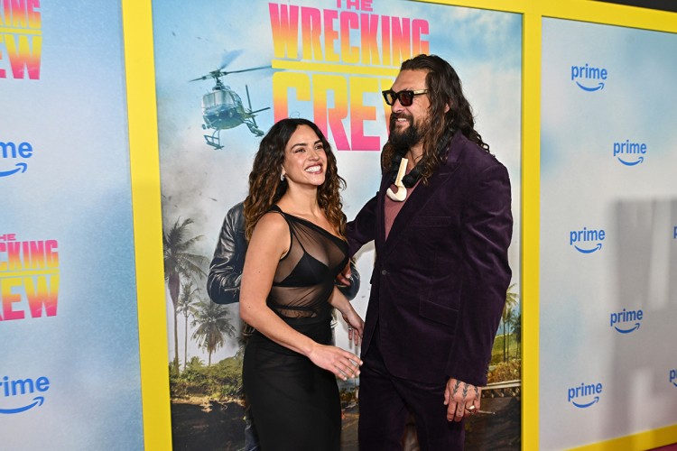Džejson Momoa uživa u ljubavi sa 13 godina mlađom glumicom