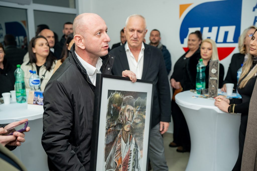 “DNP otvorila kancelarije u Budvi: Nelegitimna vlast mora pasti”