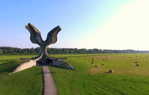 Crna mamba, argentinska emigracija, Opus Dei i Jasenovac: Kakav put u EU se nudi Srbiji