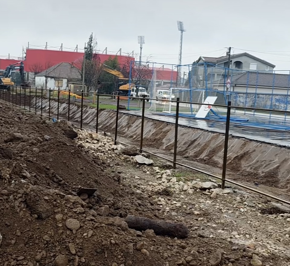 Tomislav Čelebić predložio da bageri probiju kanal Mareze na parceli Vlade Crne Gore, samo da se ne ruši njegov stadion