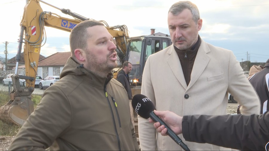 U kanalu Mareze izgrađeni stadion i reflektor, odgovorne procesuirati