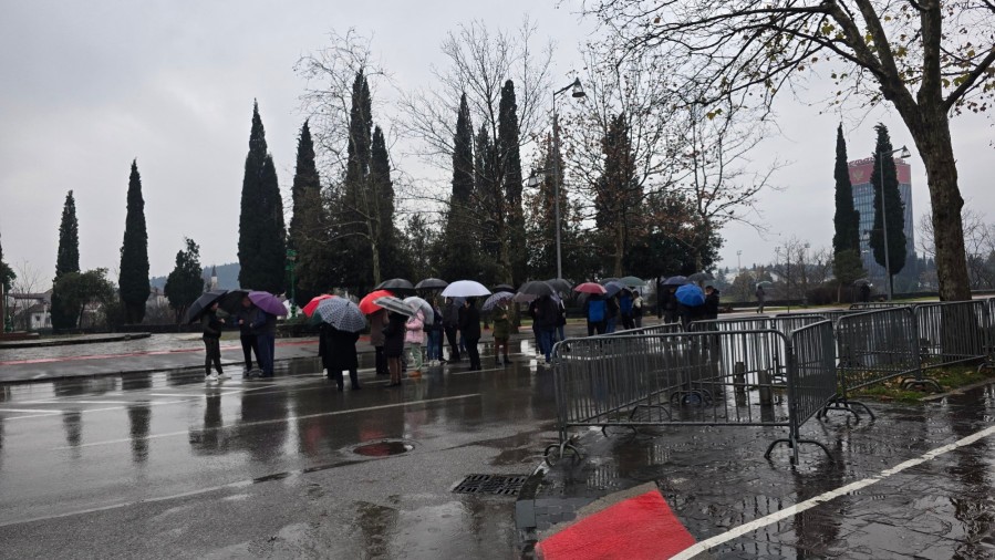 Mještani Park-šume Zagorič blokiraju put ispred Skupštine