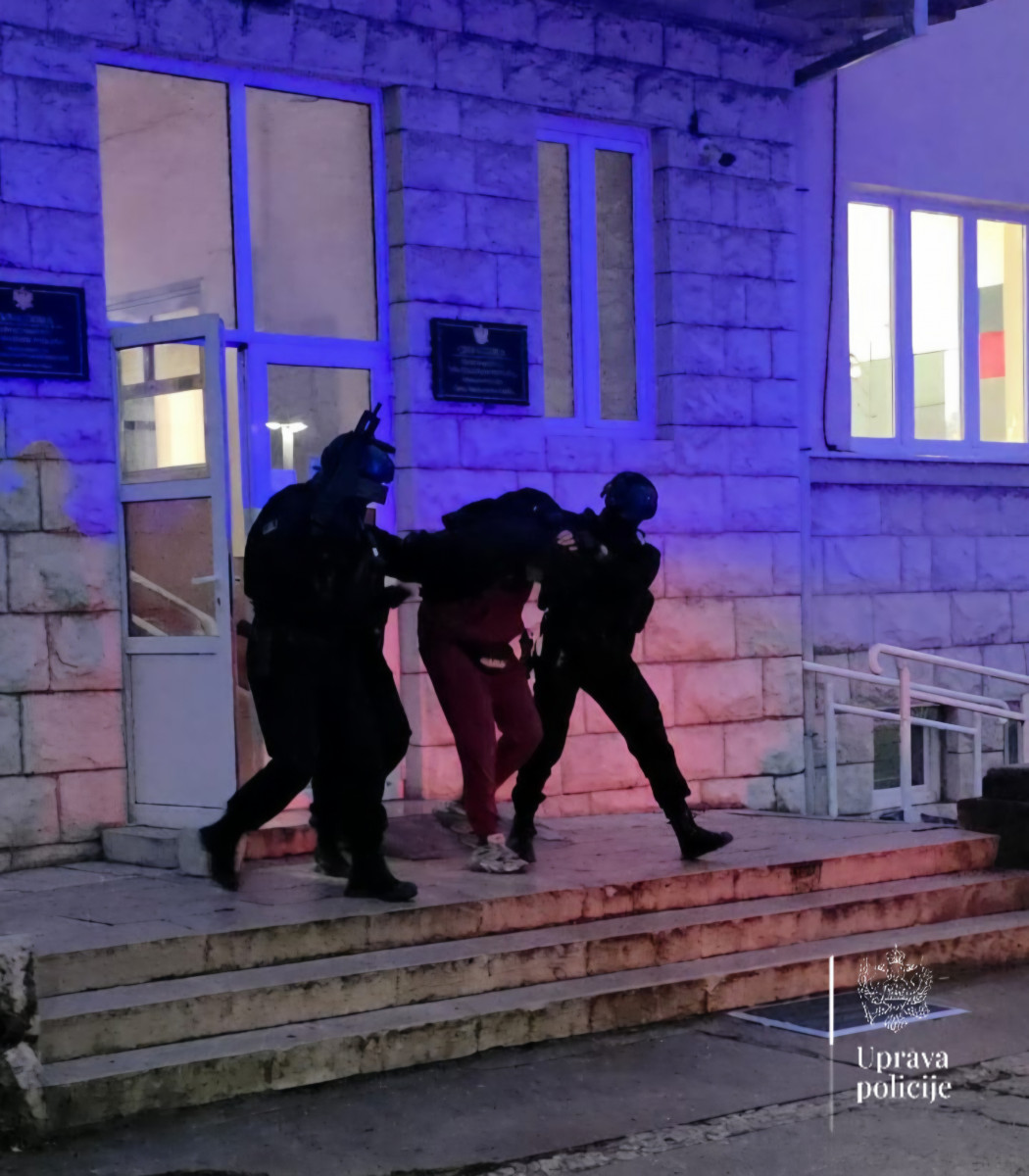 policija