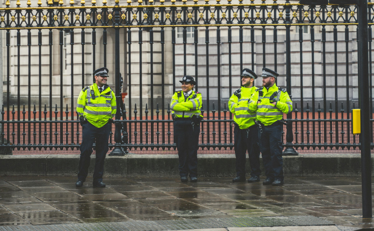 policija engleska