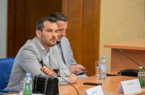Dvostruki aršini Tonćija Janovića: Botun nije DPS, ali PES jeste pun bivših DPS kadrova!