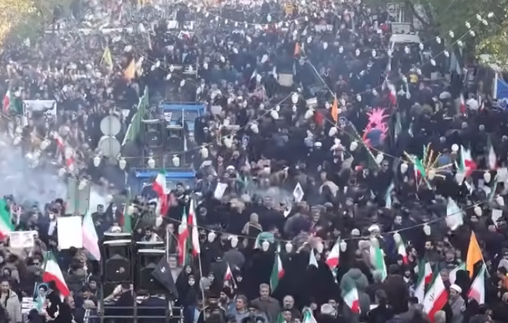 Bijela kuća ne isključuje vazdušne udare na Iran, Tramp je spreman! Objavljeni uznemirujući snimci iz Teherana, tijela ubijenih leže na ulici