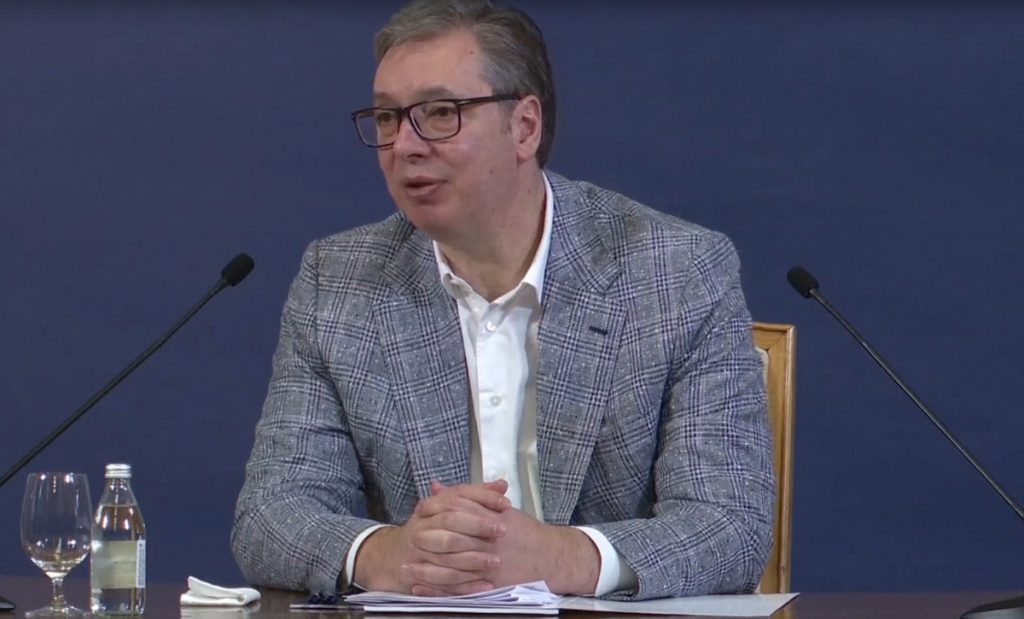 Vučić poslao poruku građanima Srbije: Narode, ne dajte da vas pljačkaju (VIDEO)