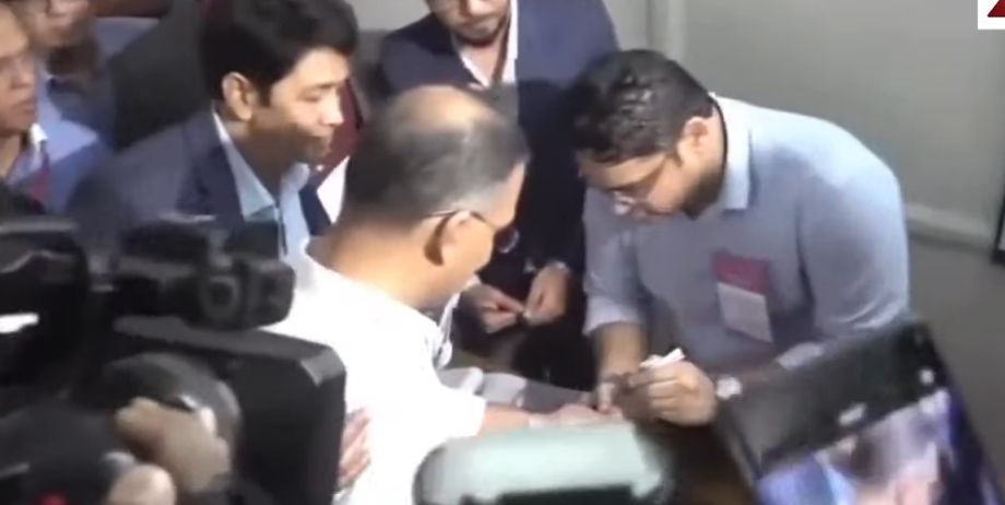 Bangladeš glasa prvi put nakon što je premijerka odbjegla tokom masovnih protesta