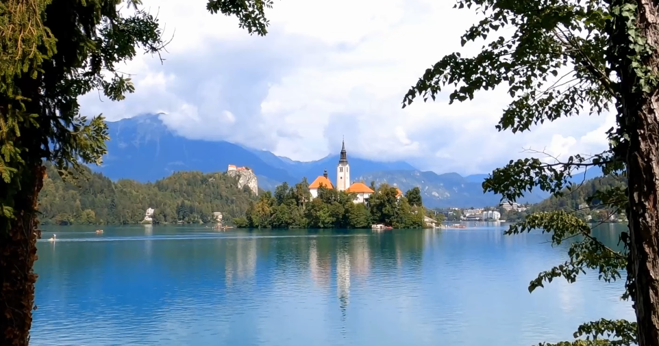 Bled – tamo gdje se tišina ogleda u jezeru