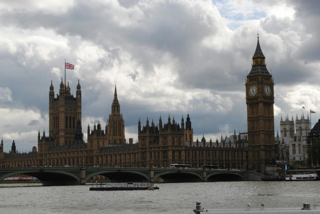 Šef kabineta britanskog premijera podnio ostavku zbog afere Epstin